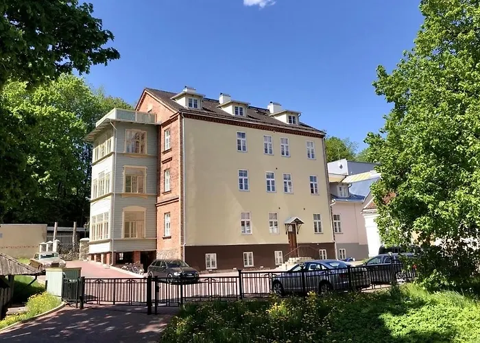 Apartment Lossi 32 *